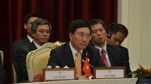 ASEAN Foreign Ministers meet with partners in Phnom Penh